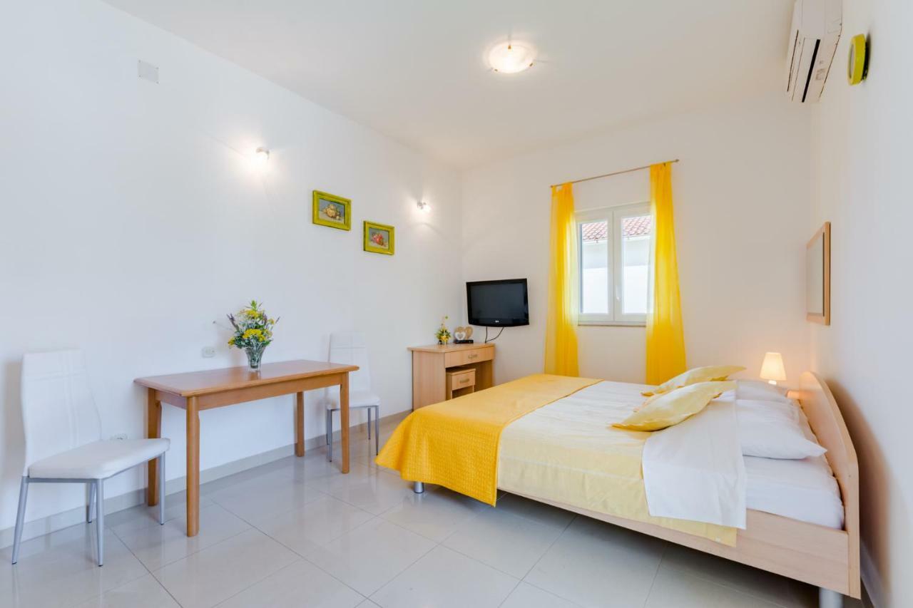 Holiday House Barbara ซูเปตาร์ ภายนอก รูปภาพ